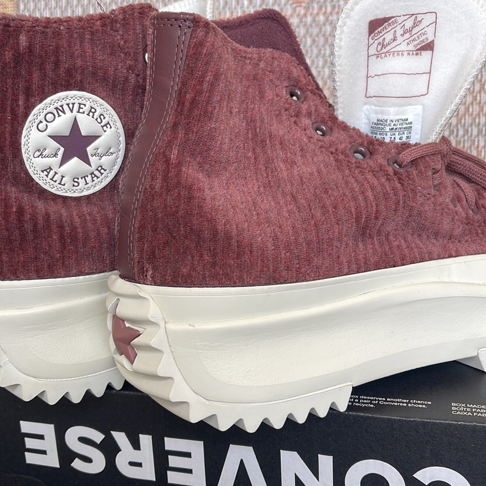 Converse WMNS A03252C
RUN STAR HIKE HI
DARK WINE/SADDLE/EGRET
Platforms - Picture 15 of 16